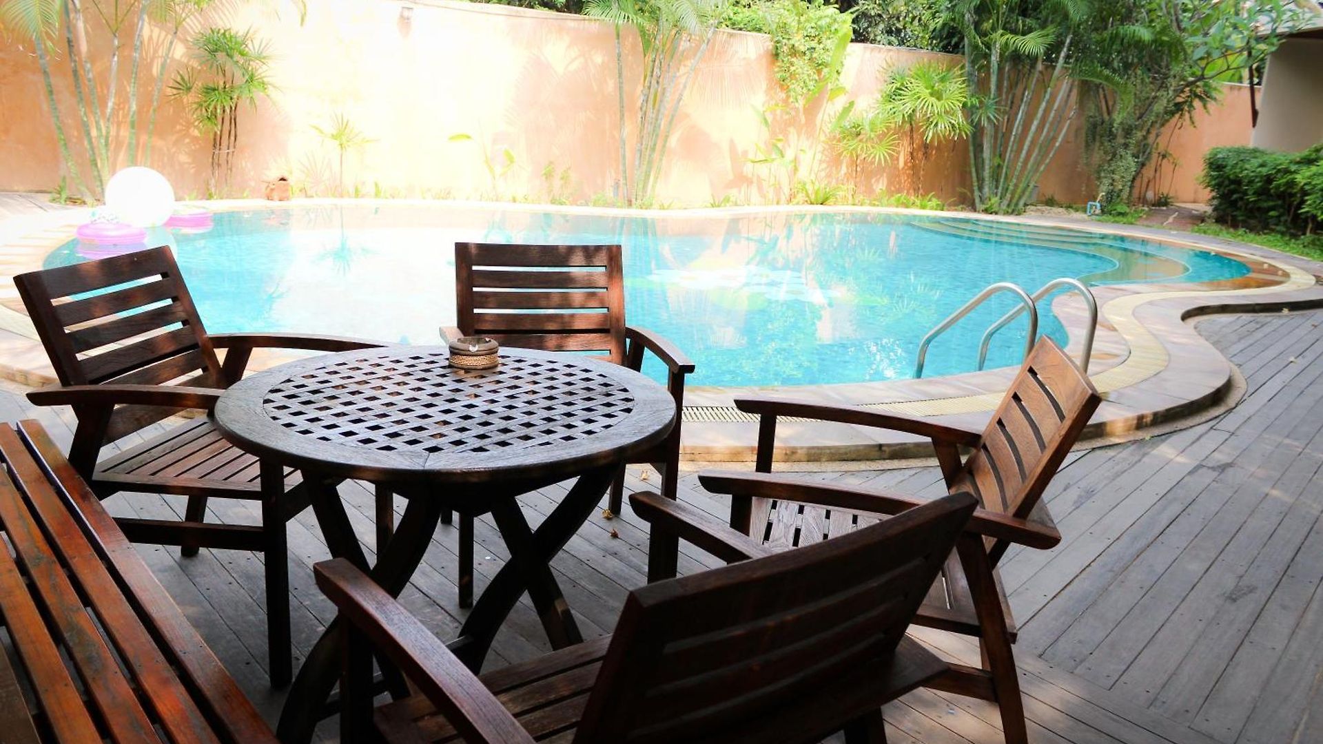 โรงแรม โรงแรมไท ปุระ Pattaya