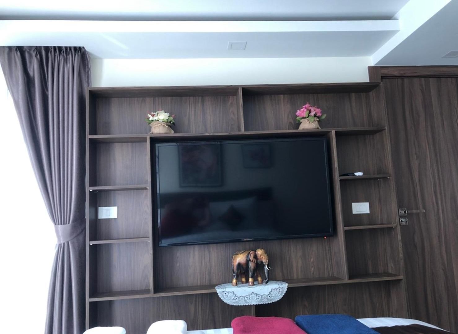 Luxury Business Suits In Grand Avenue By Estates *