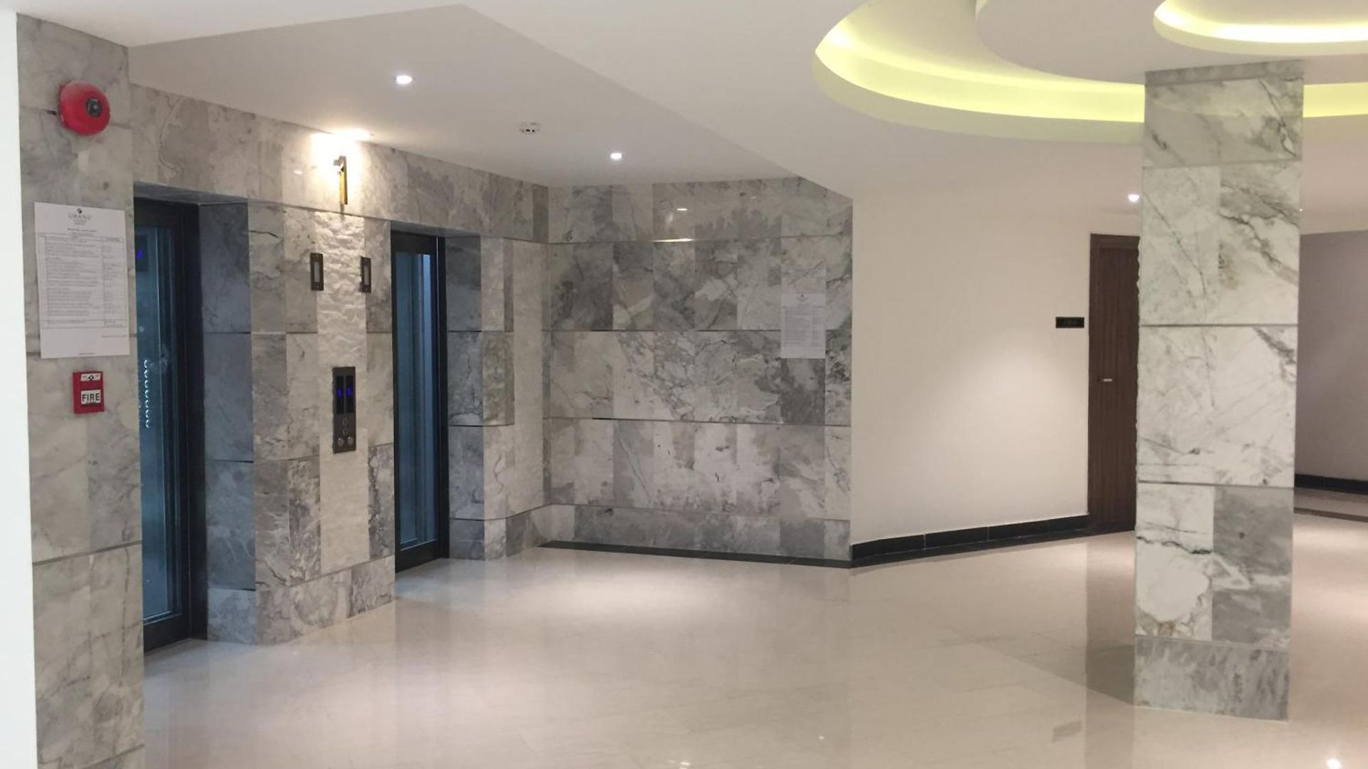Luxury Business Suits In Grand Avenue By Estates Apartment