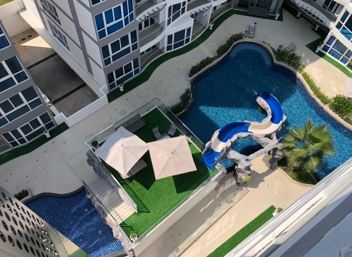 Luxury Business Suits In Grand Avenue By Estates Apartment Pattaya