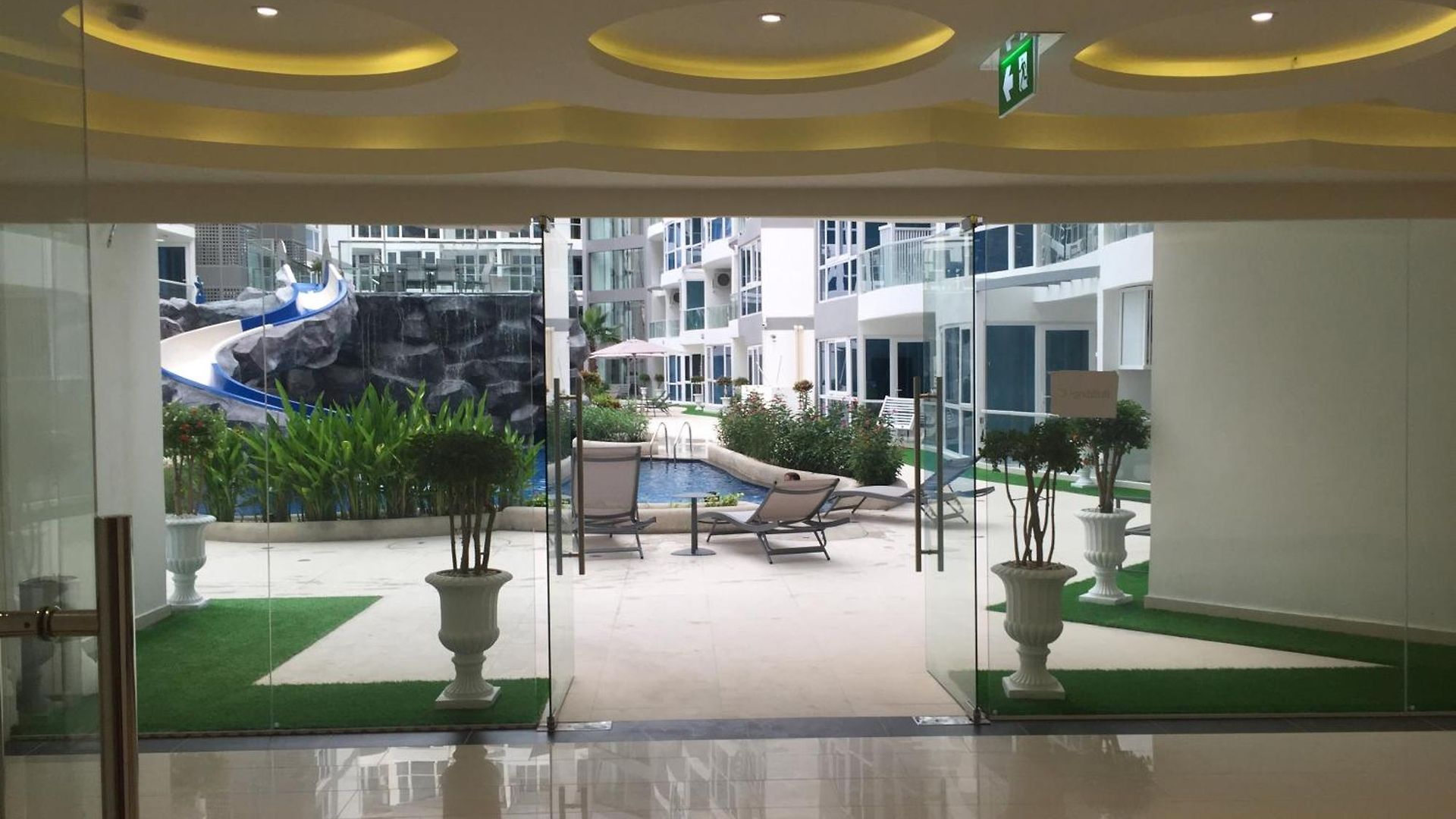 Apartment Luxury Business Suits In Grand Avenue By Estates