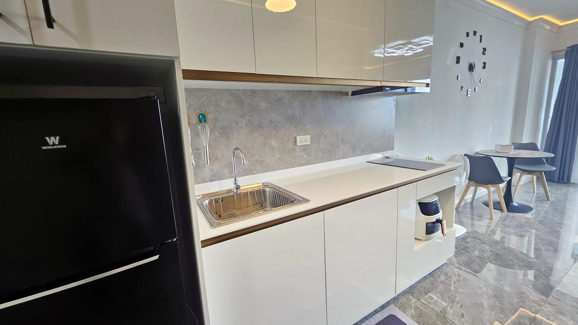 View Talay 5 - Beachfront Ocean View - High Floor & Huge Pool อพาร์ทเม้น *