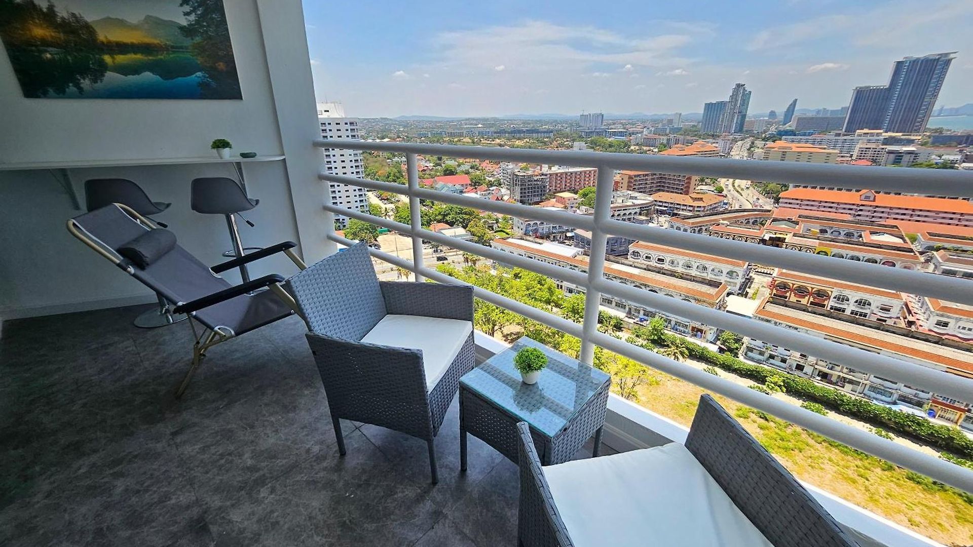 View Talay 5 - Beachfront Ocean View - High Floor & Huge Pool อพาร์ทเม้น