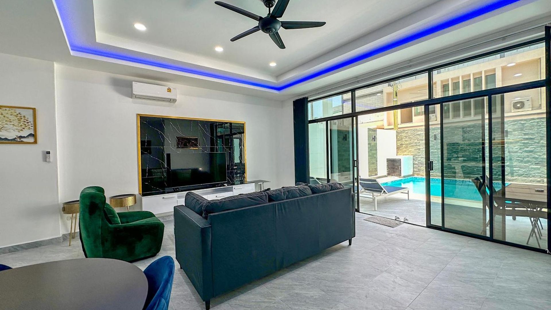 Pool 430 Nearby Walking Street *