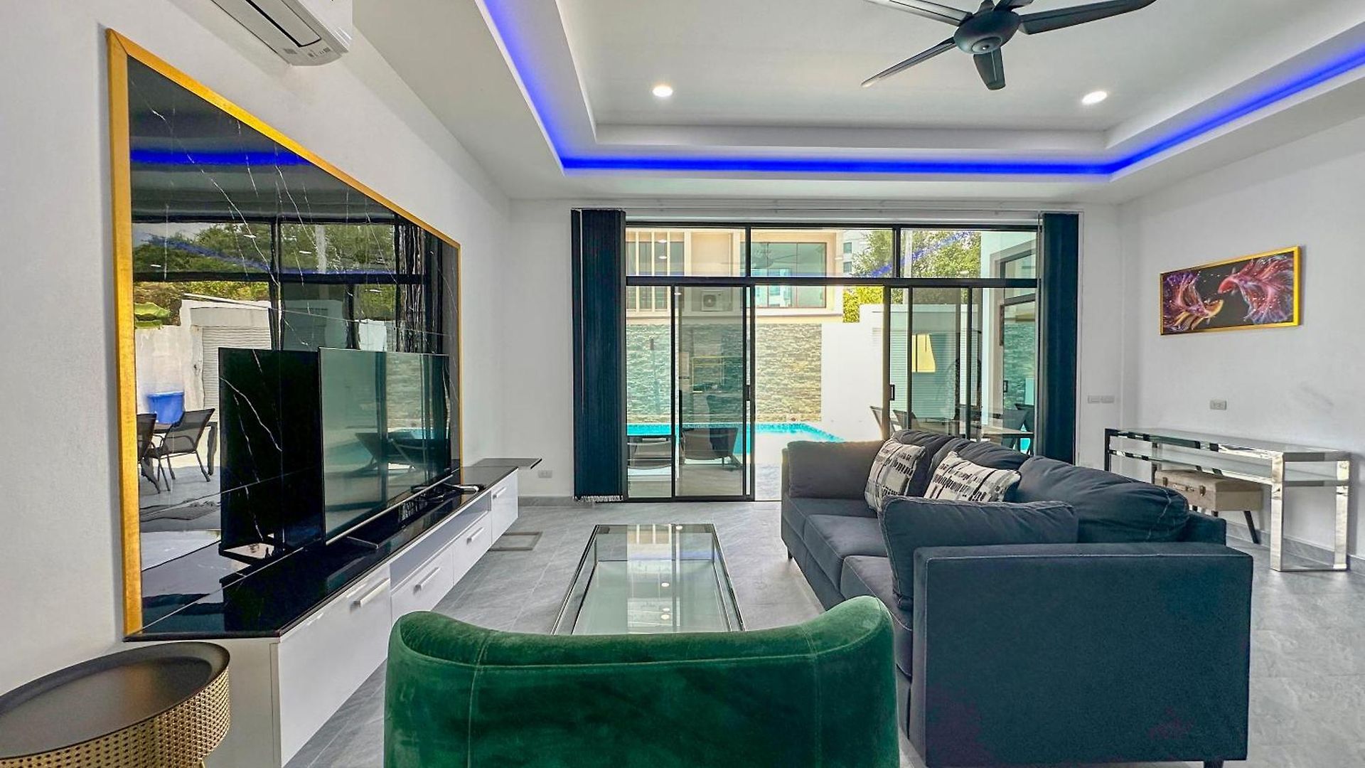 Pool 430 Nearby Walking Street Pattaya