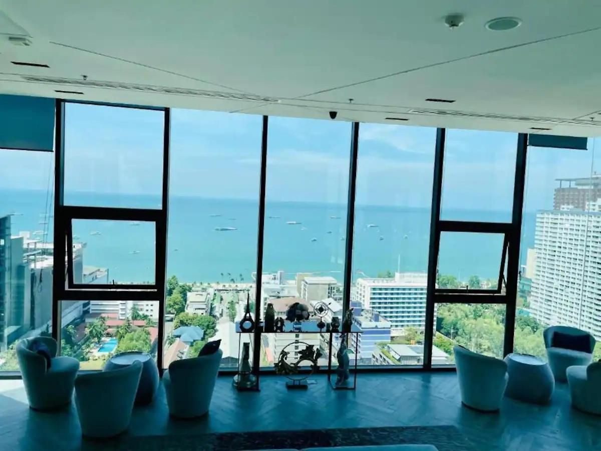 -amazing Location With Infinity Pool Pattaya