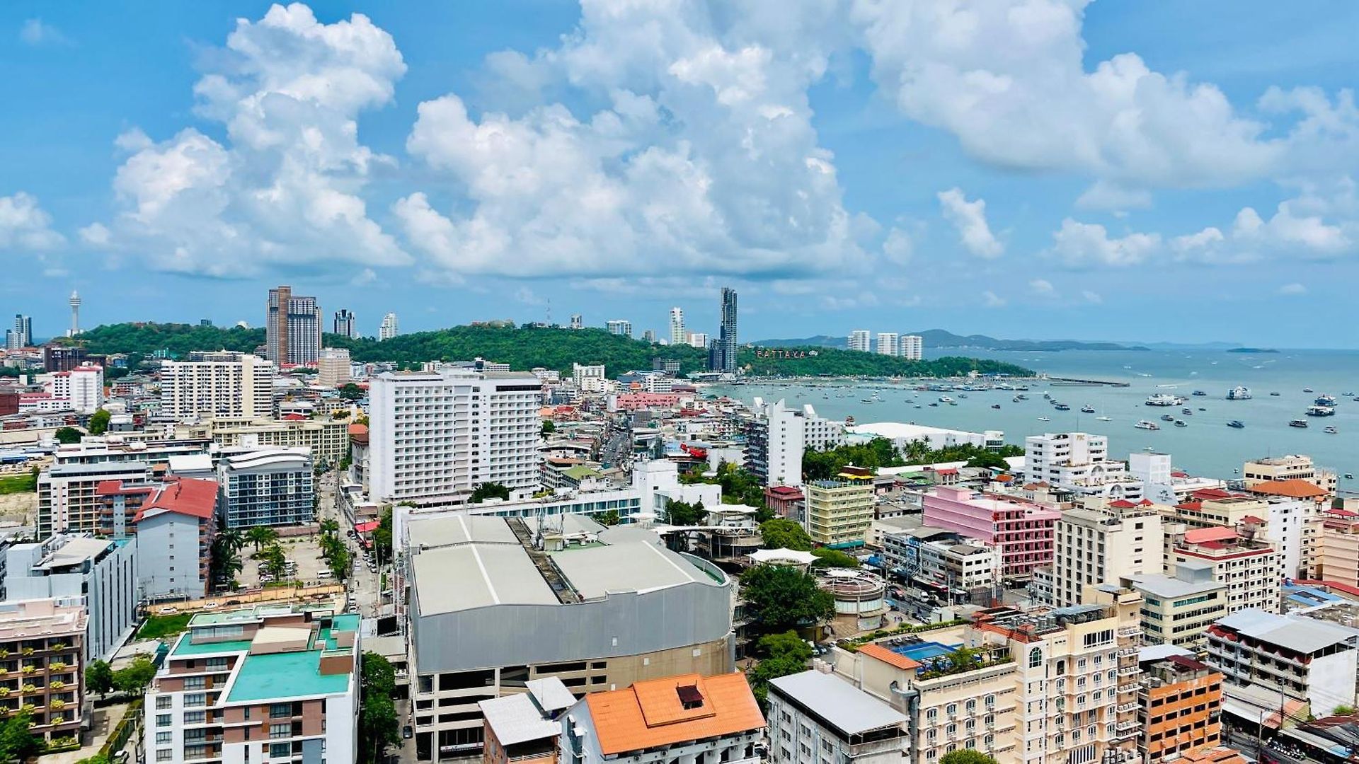 The Base 466 By Numam * Pattaya