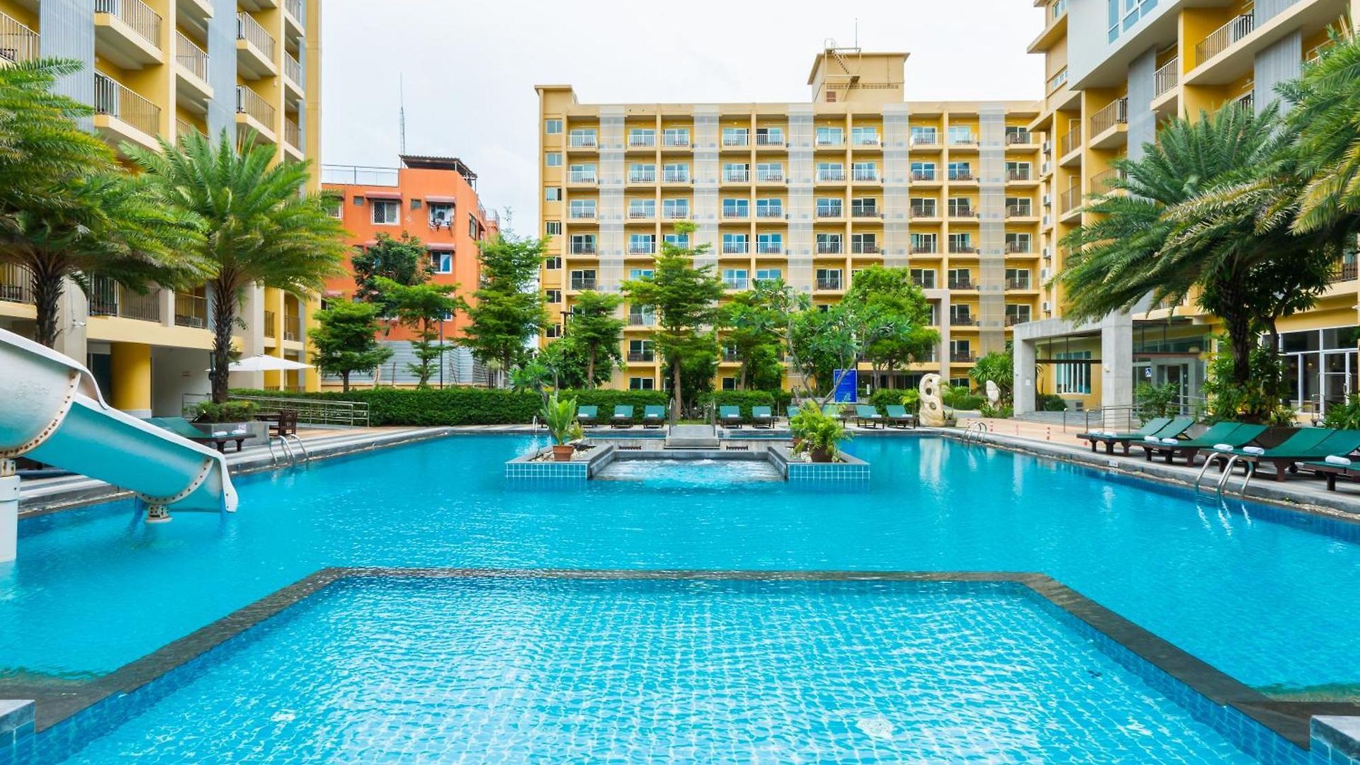 โรงแรมแกรนด์ เบลลา 4*