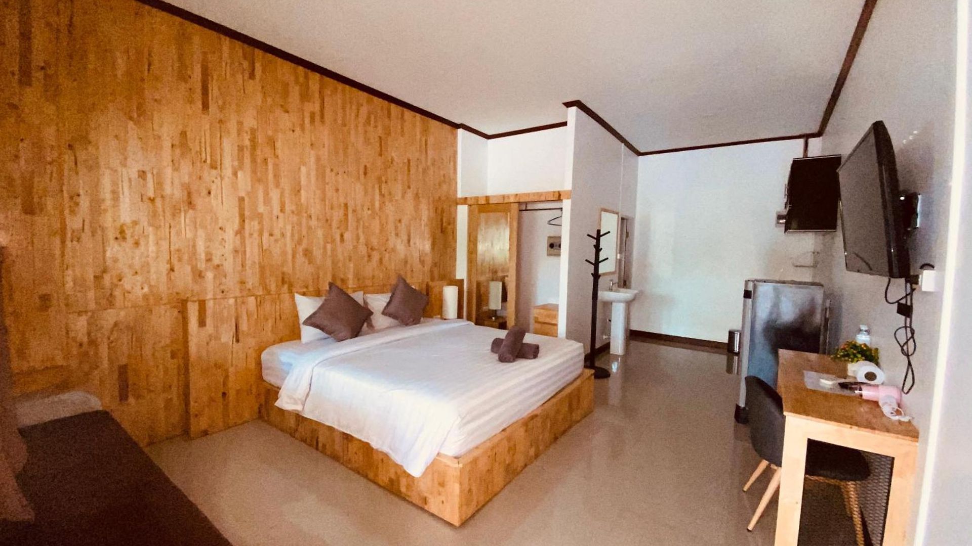 Paradise Land โรงแรม
