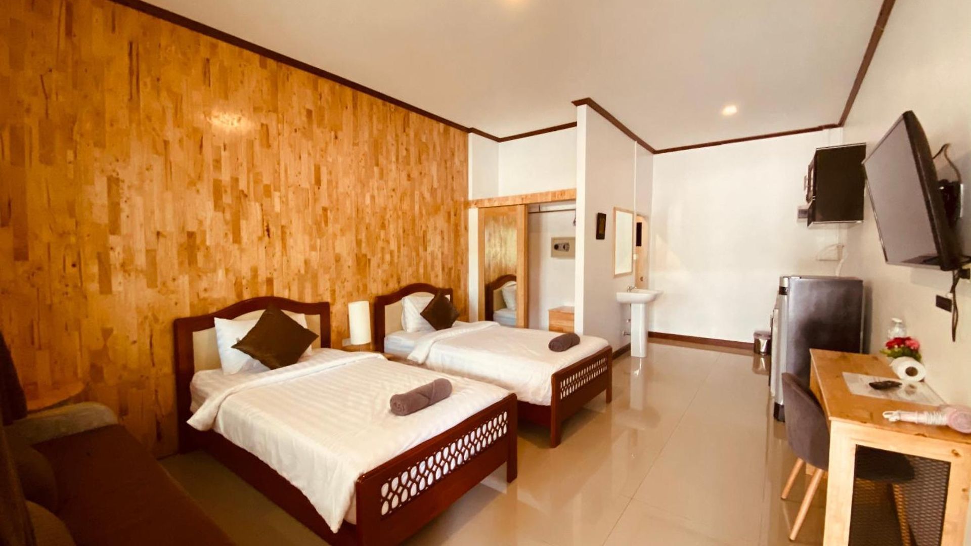 Paradise Land โรงแรม 3*