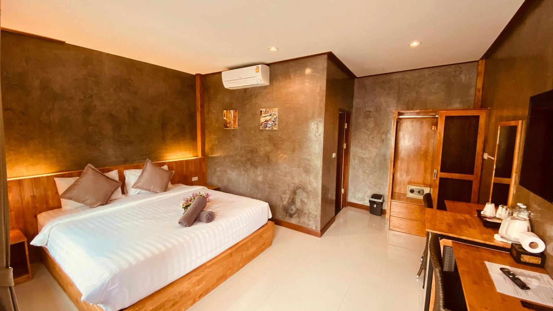 Paradise Land โรงแรม