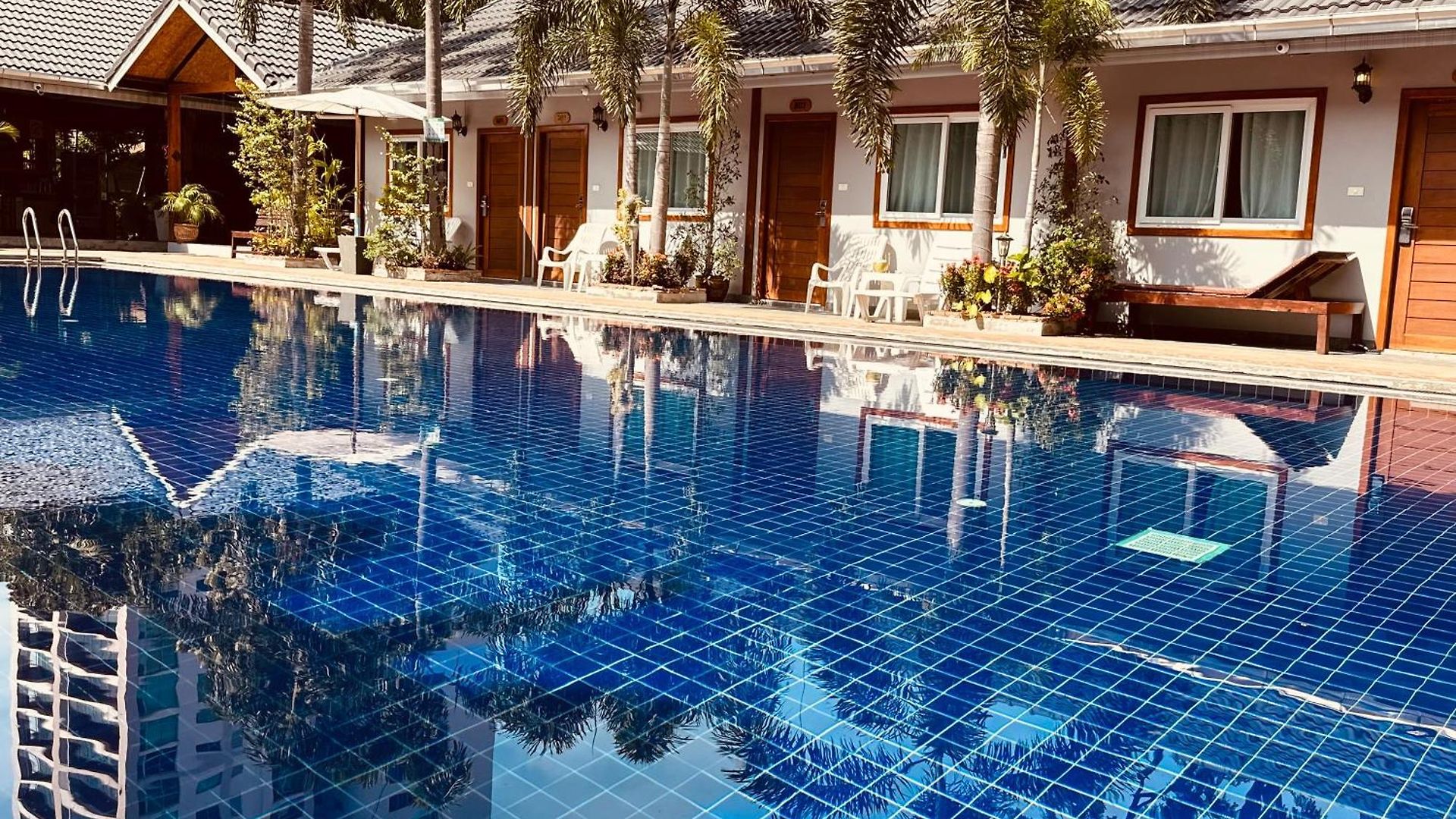 Paradise Land โรงแรม