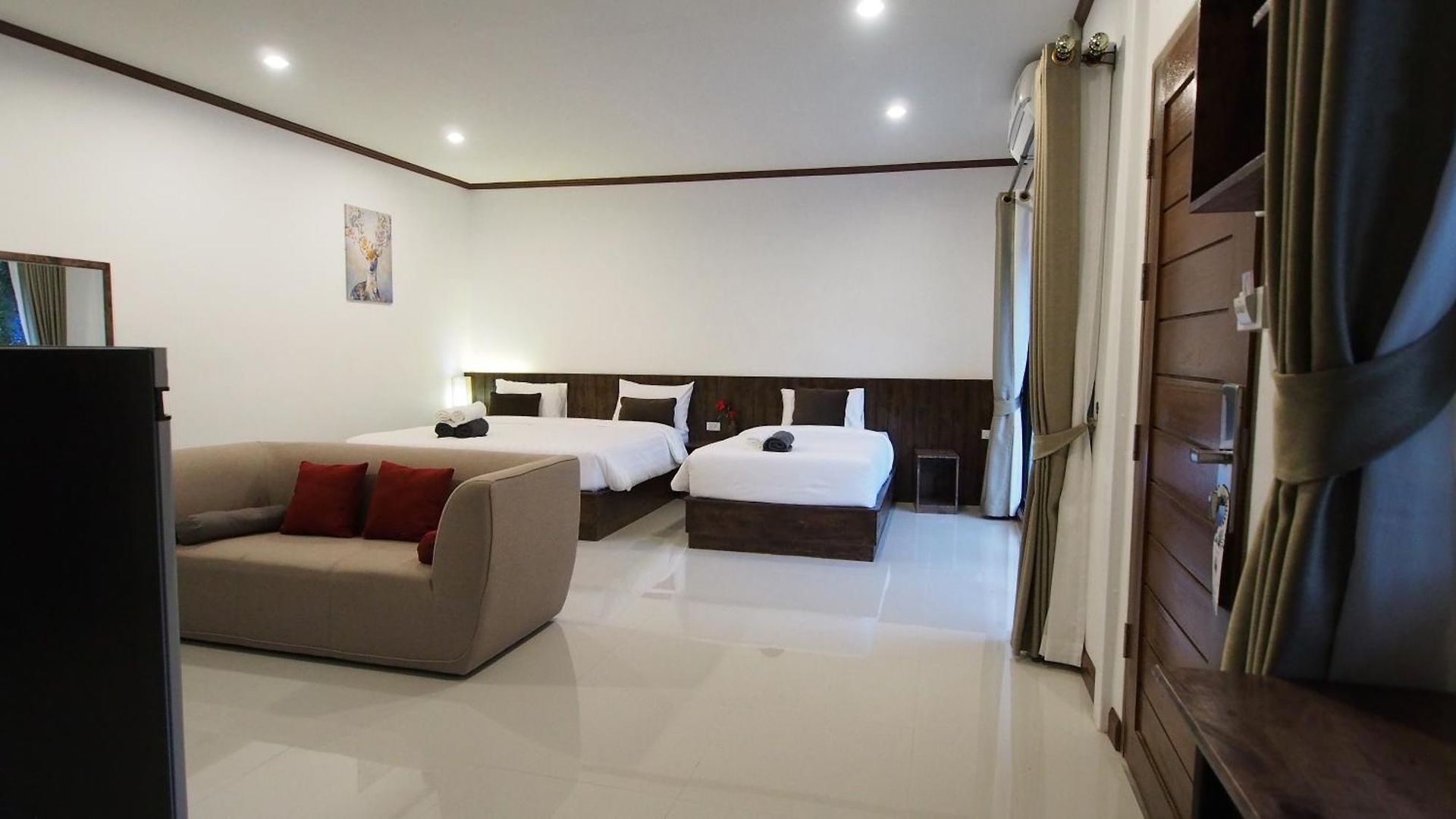 Paradise Land โรงแรม