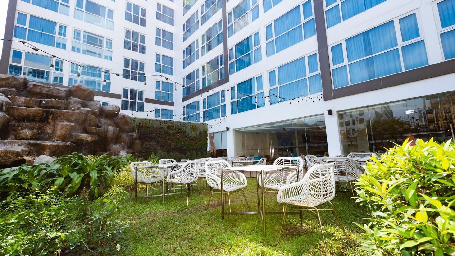 Express By Ihg Hotel 4*