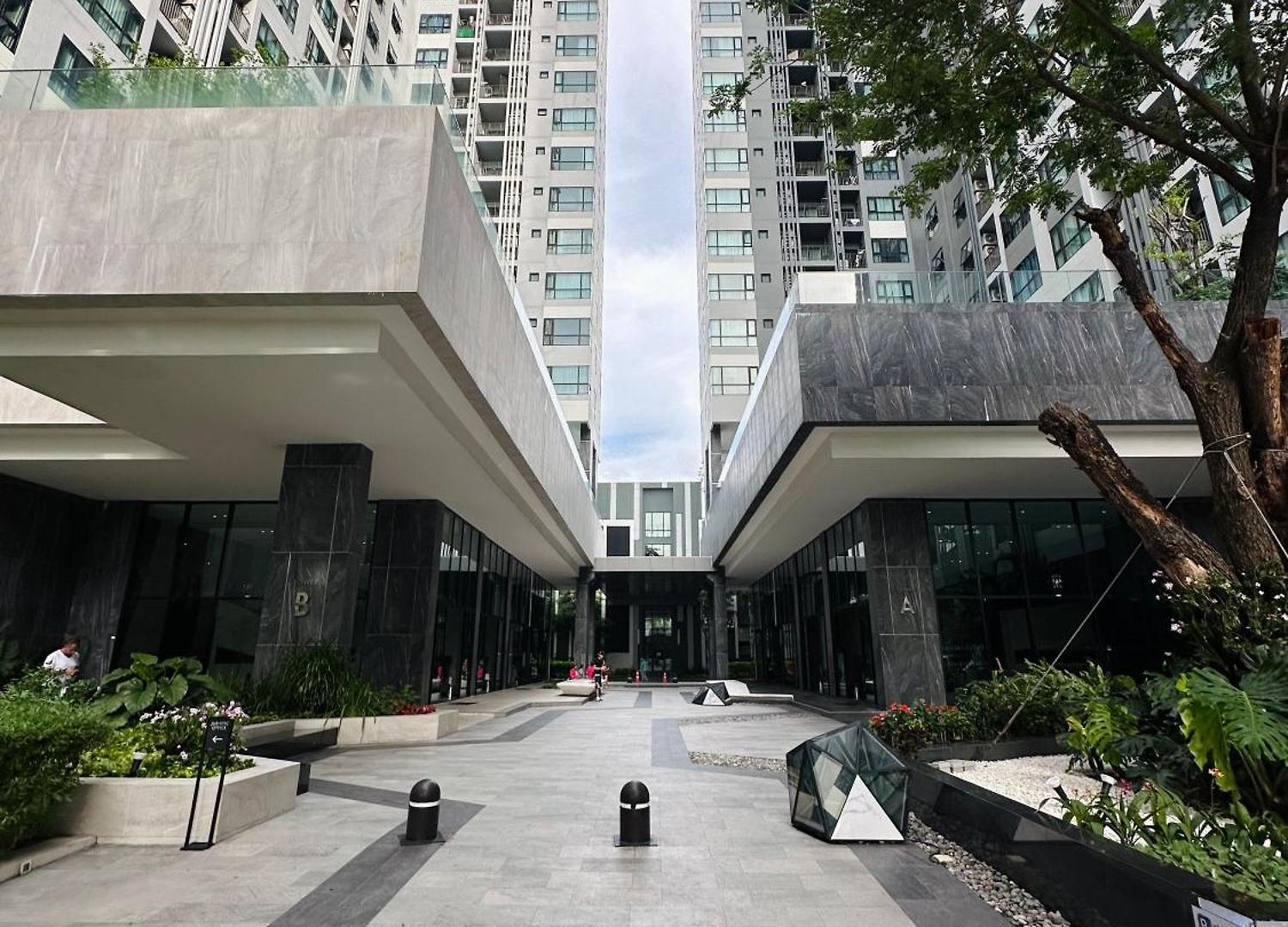 อพาร์ทเม้น The Base At Pattaya