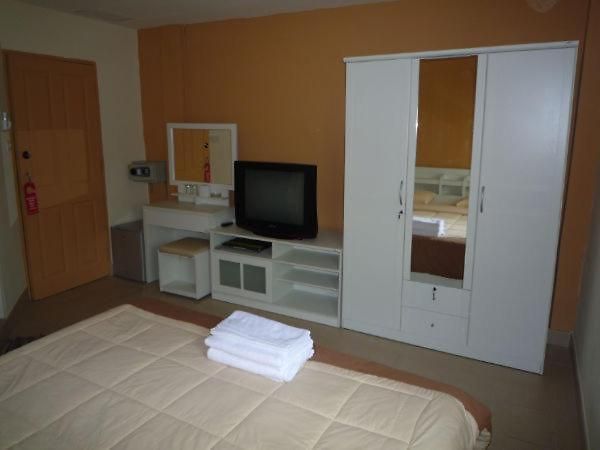Marina Inn *