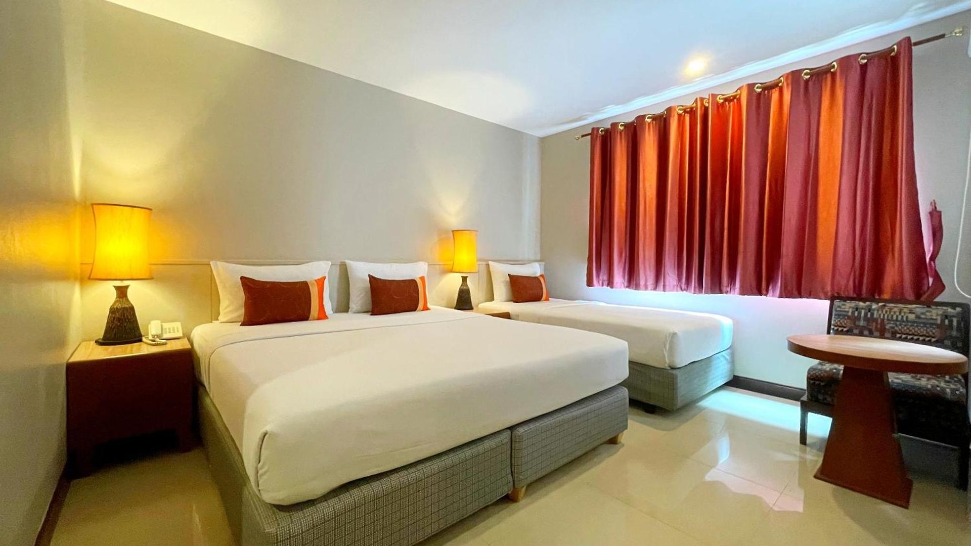 โรงแรม Sabai Sabana 4*