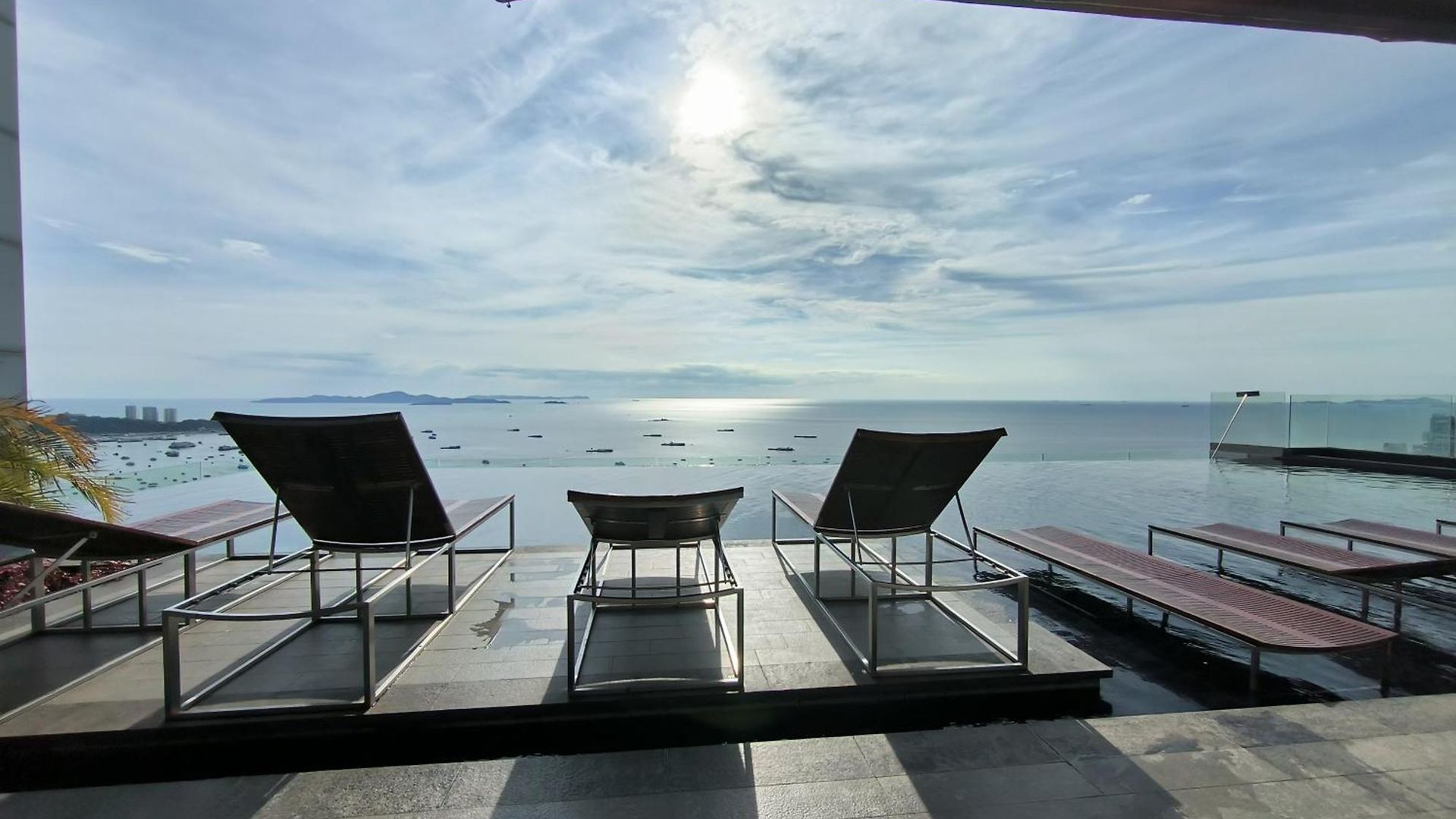 ที่พักพร้อมอาหารเช้า Centric Sea Pattaya