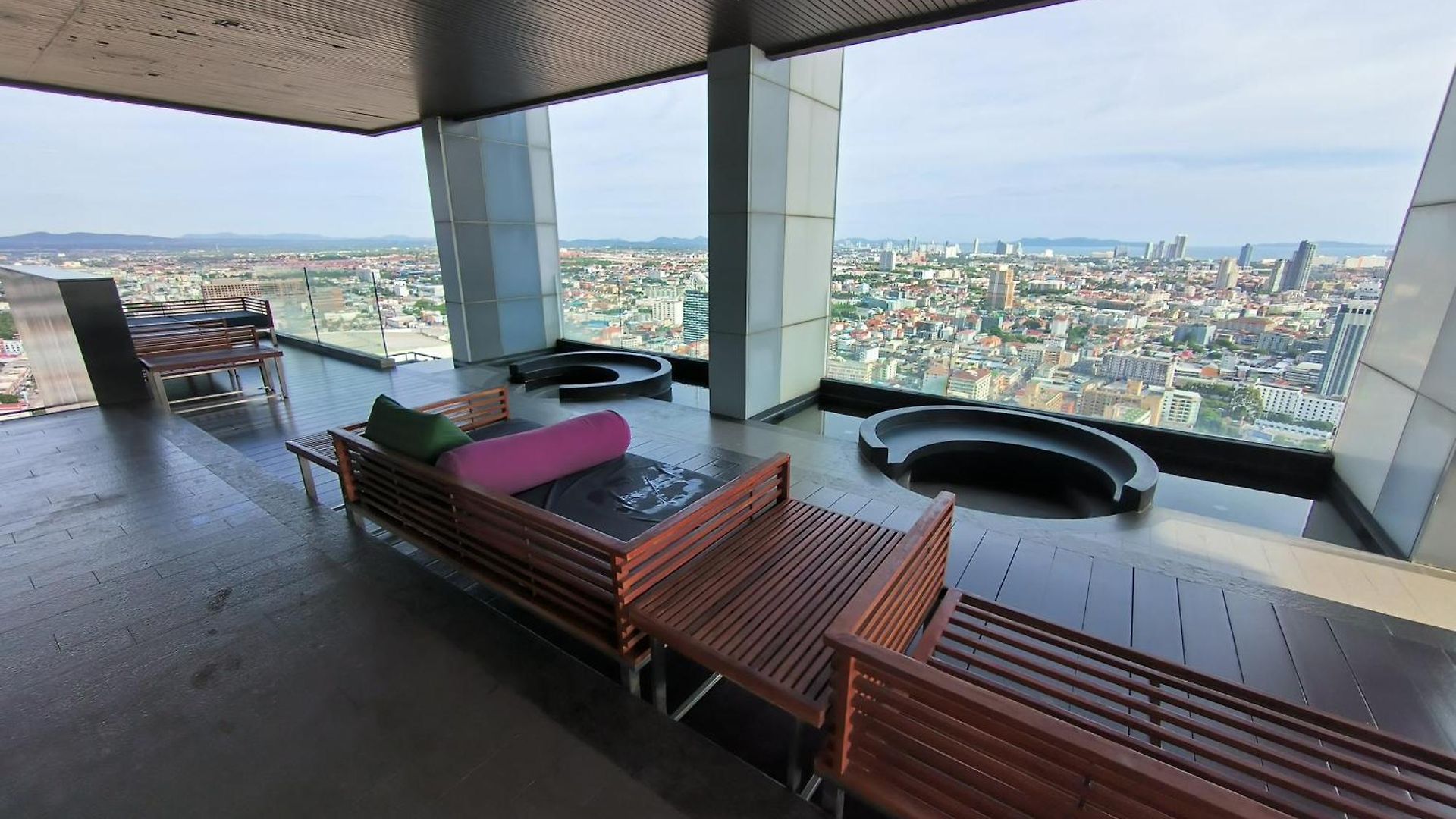 ที่พักพร้อมอาหารเช้า Centric Sea Pattaya