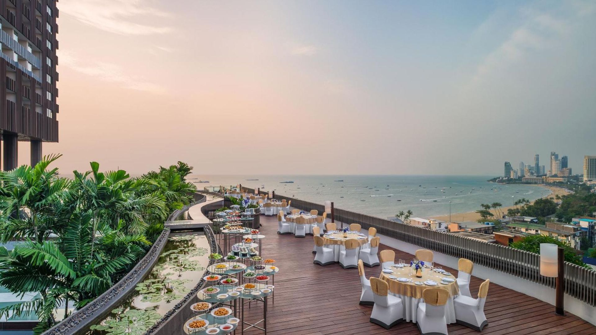 โรงแรมฮิลตัน พัทยา - Sha Extra Pattaya
