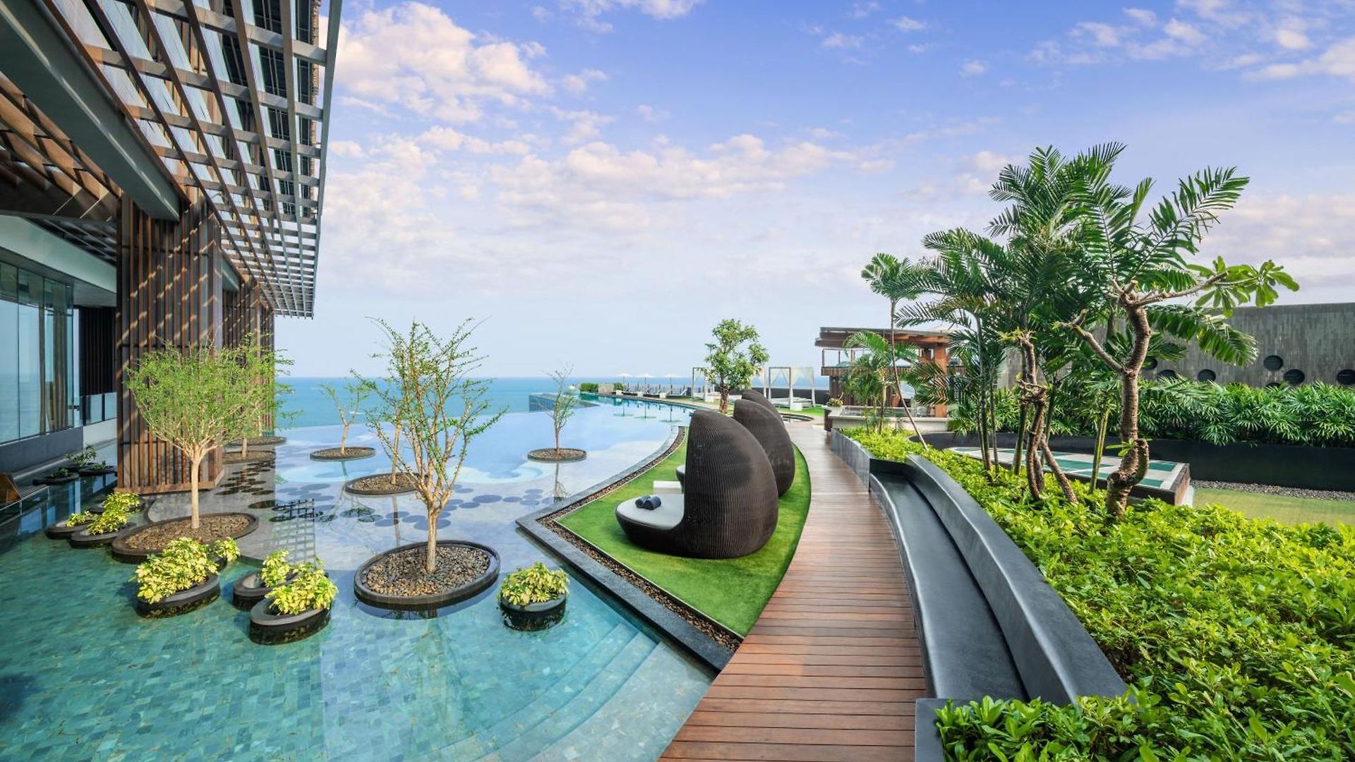 โรงแรมฮิลตัน พัทยา - Sha Extra รีสอร์ท
