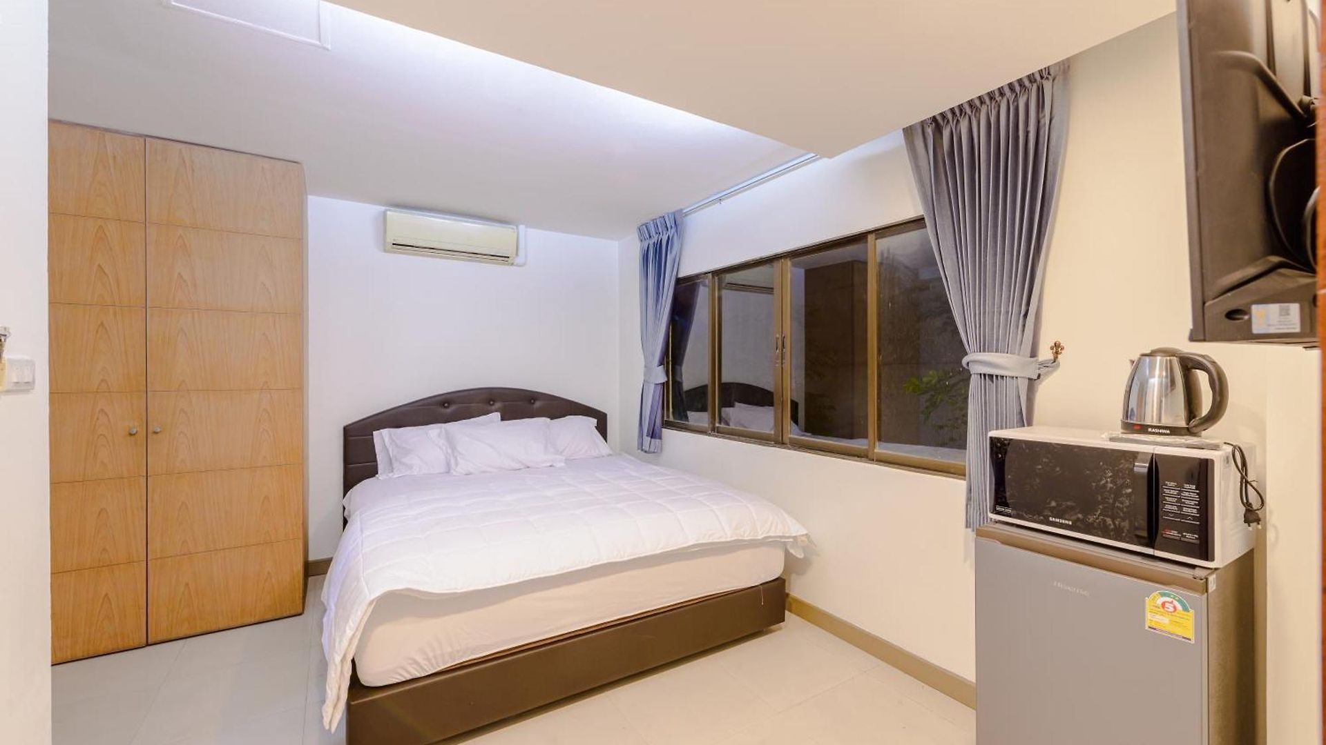 โรงแรม Pasadena 2*