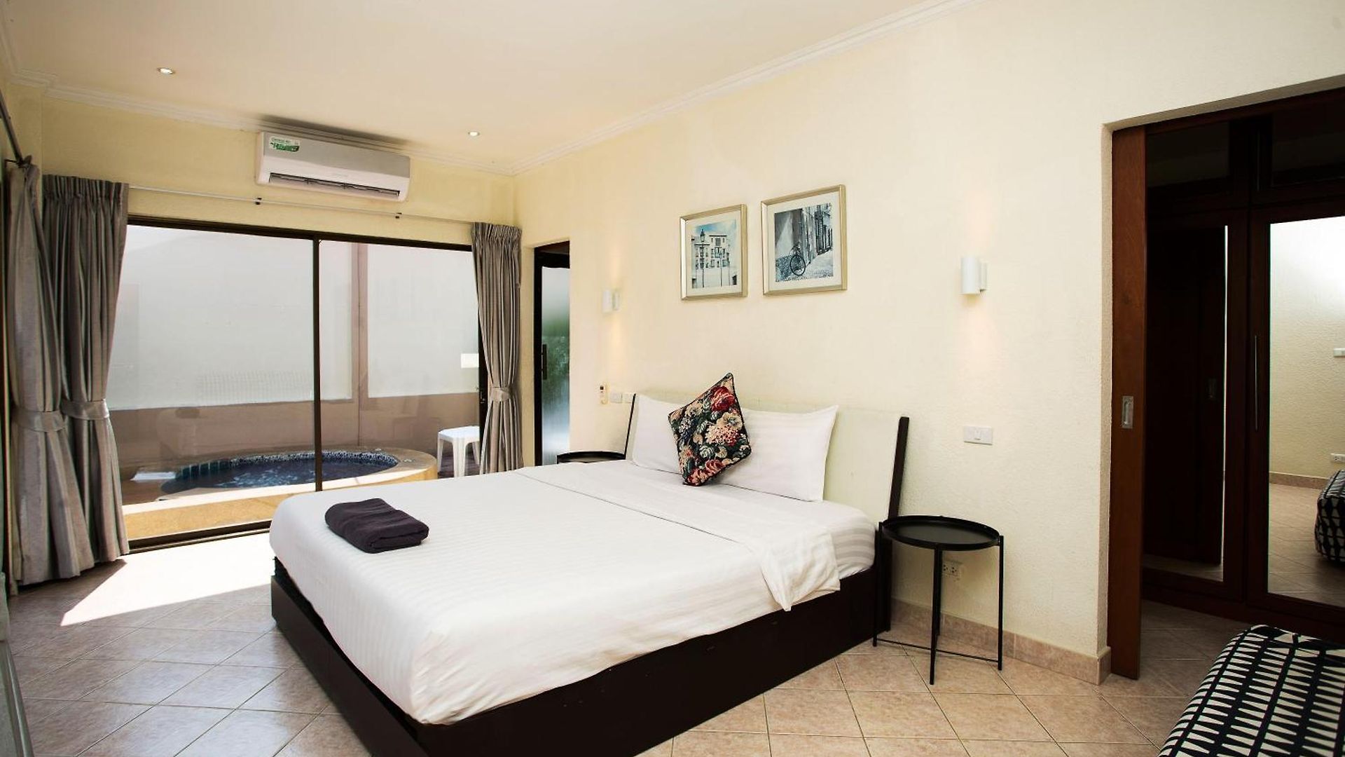 Avoca Pool Pattaya