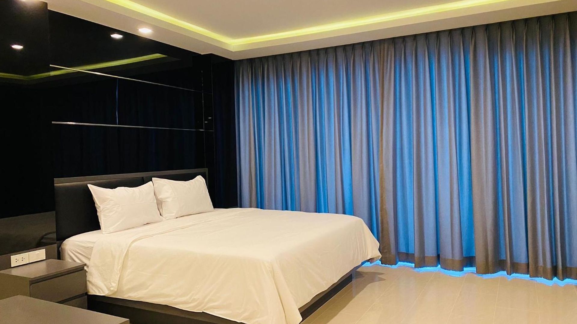 Grand Avenue By Bormon Pattaya