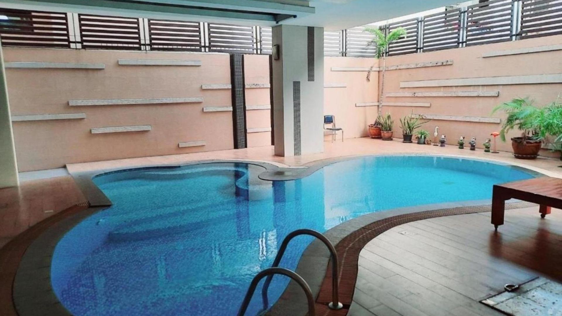 Tycoon โรงแรม *