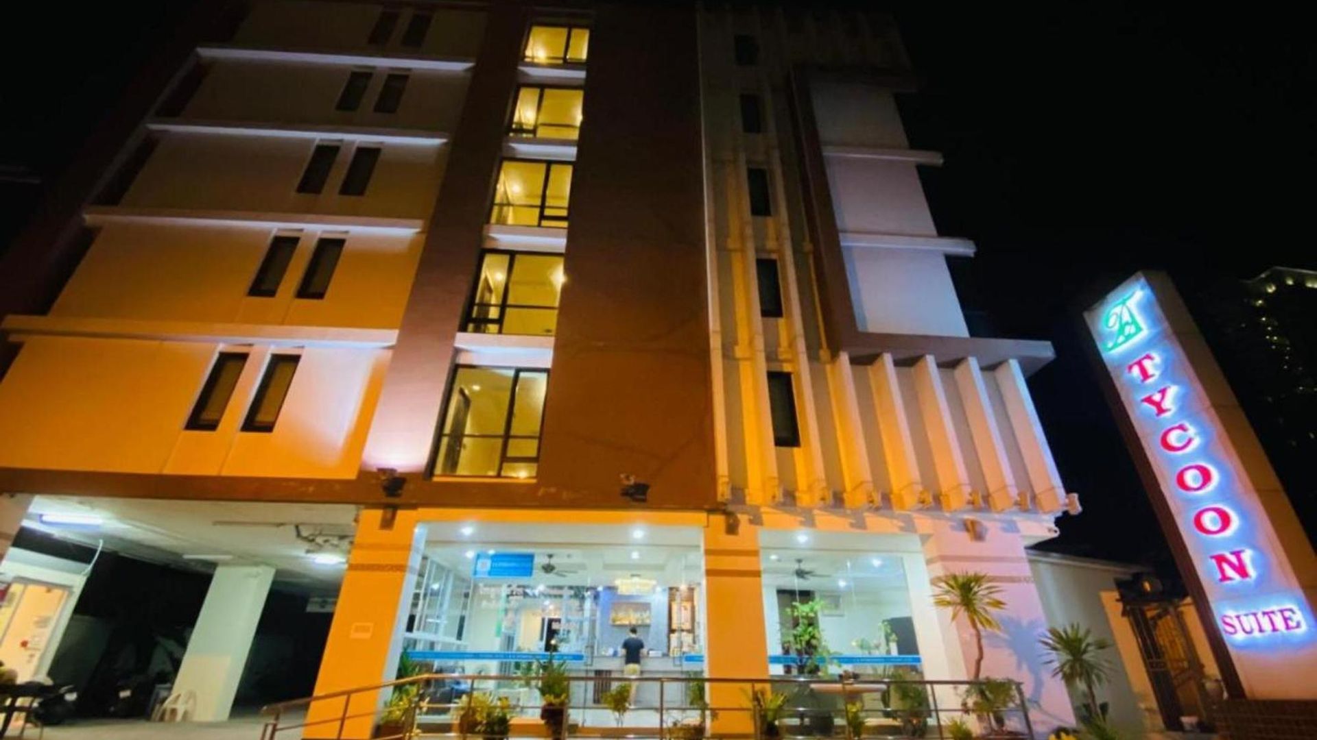 โรงแรม Tycoon *