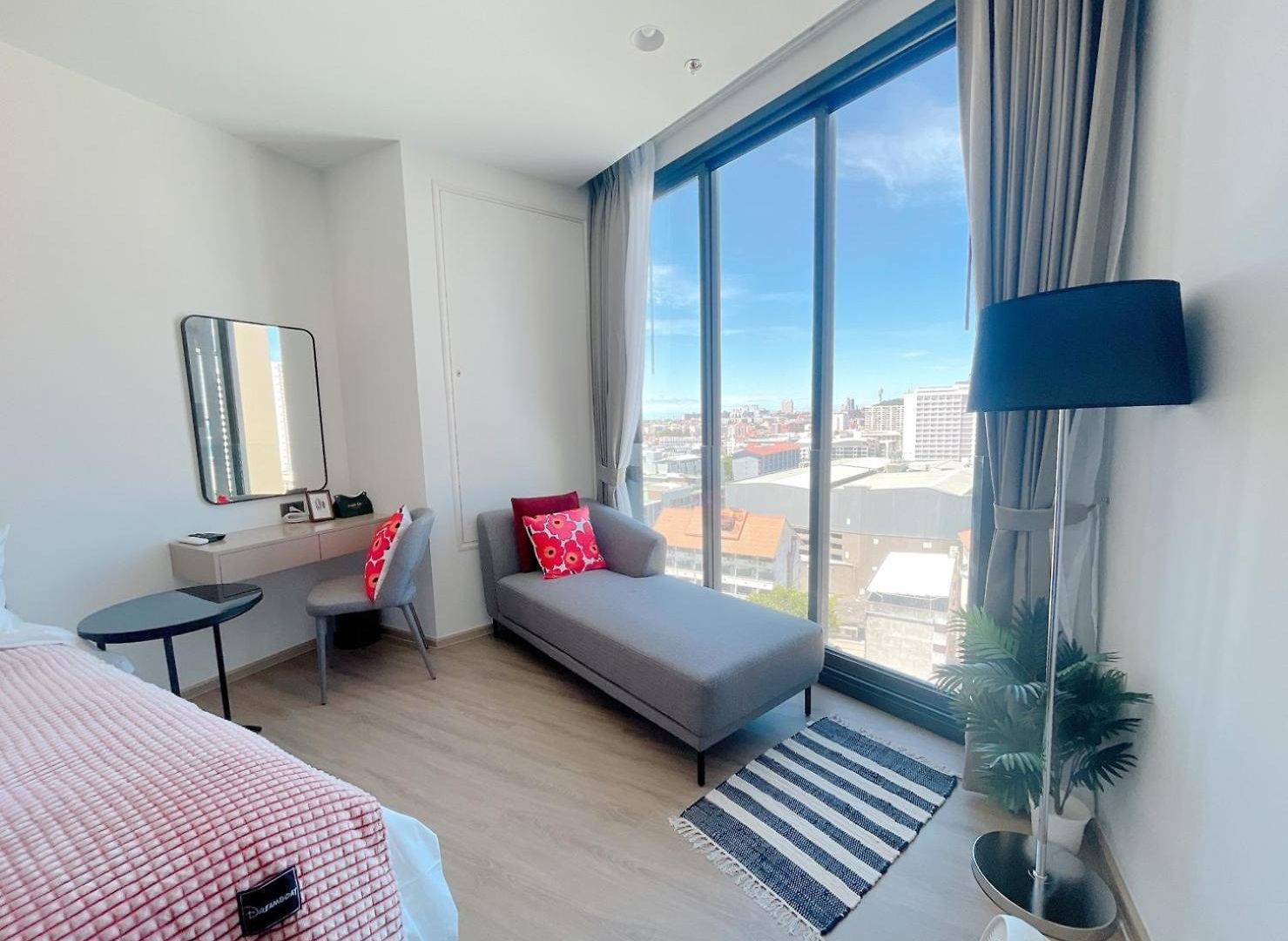 อพาร์ทเม้น The Edge Seaview