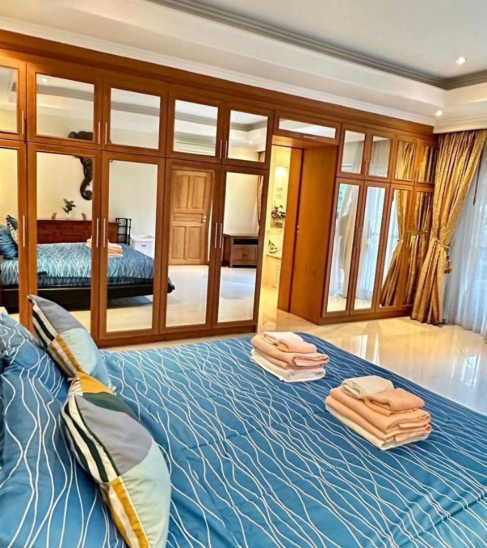 Villa Luxury Garden Pool Near & Walking Street Pattaya