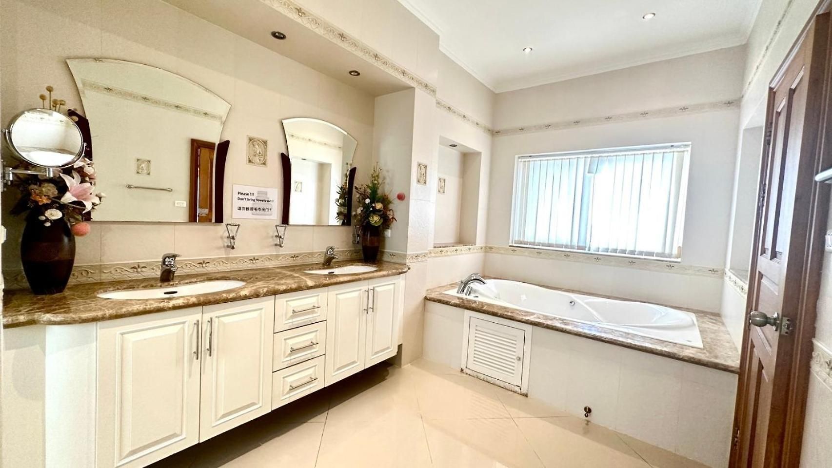 Luxury Garden Pool Near & Walking Street Villa