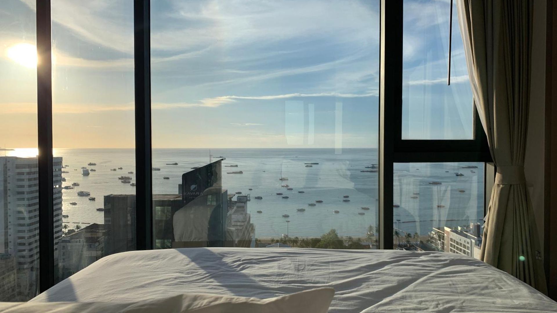 อพาร์ทเม้น Edge Pty Luxury Front Seaview 2bedroom