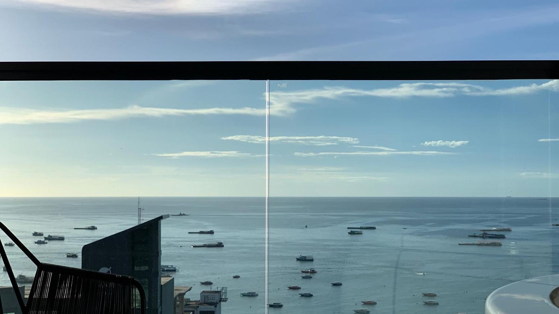 อพาร์ทเม้น Edge Pty Luxury Front Seaview 2bedroom