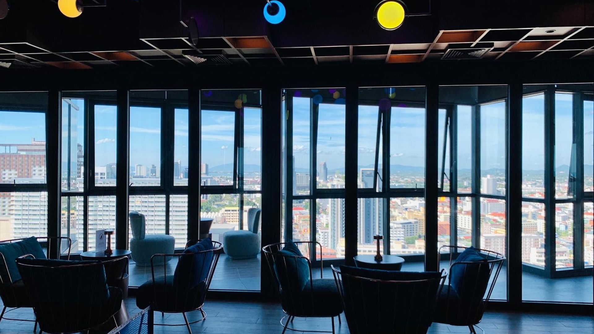 อพาร์ทเม้น Edge Pty Luxury Front Seaview 2bedroom Pattaya
