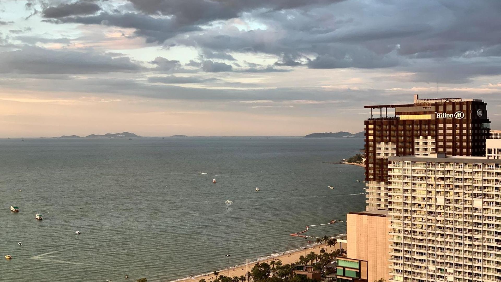 Edge Pty Luxury Front Seaview 2bedroom * Pattaya