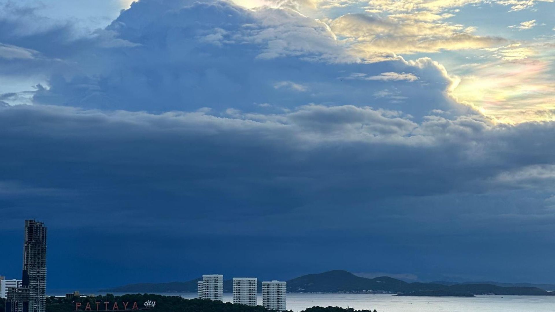 Edge Pty Luxury Front Seaview 2bedroom Pattaya