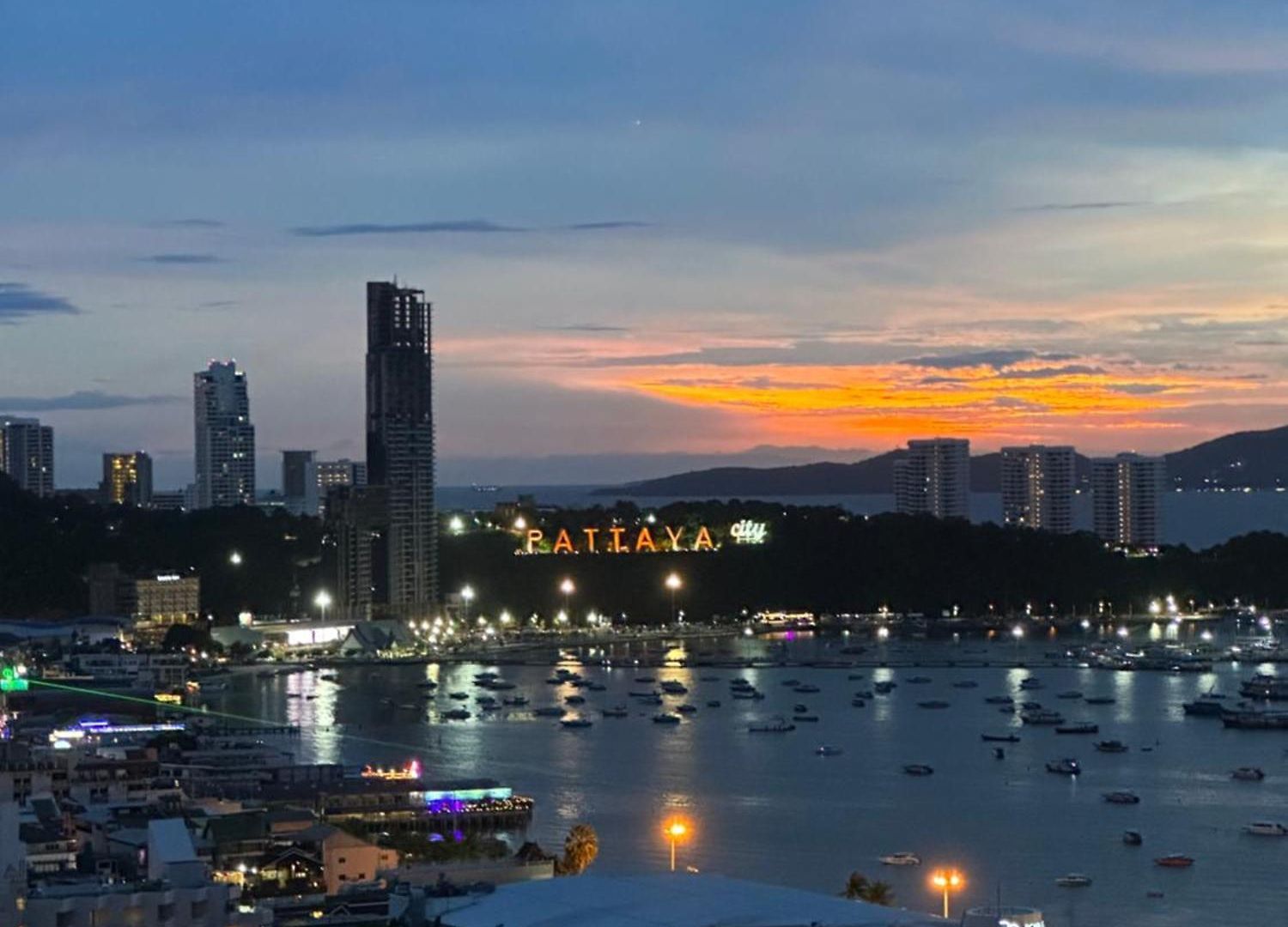 Edge Pty Luxury Front Seaview 2bedroom อพาร์ทเม้น