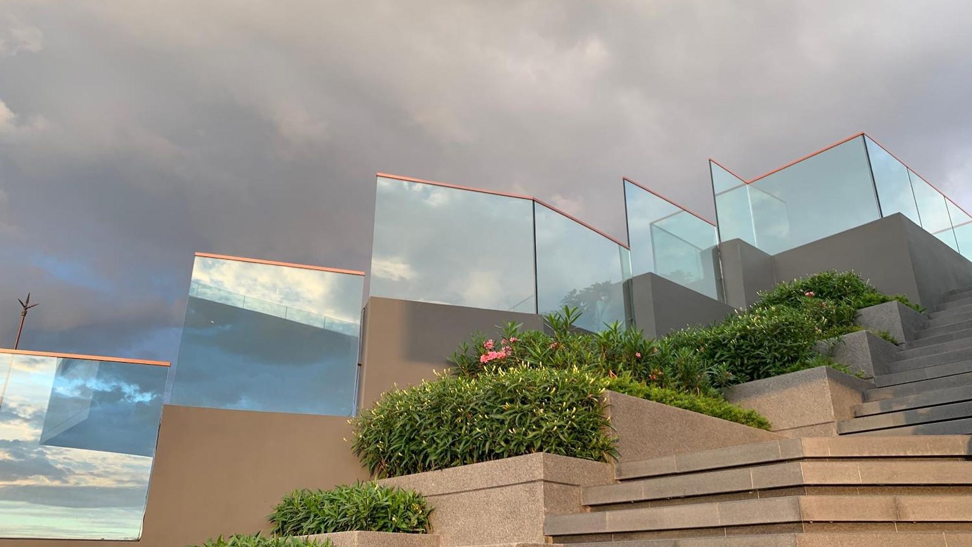 Edge Pty Luxury Front Seaview 2bedroom * Pattaya