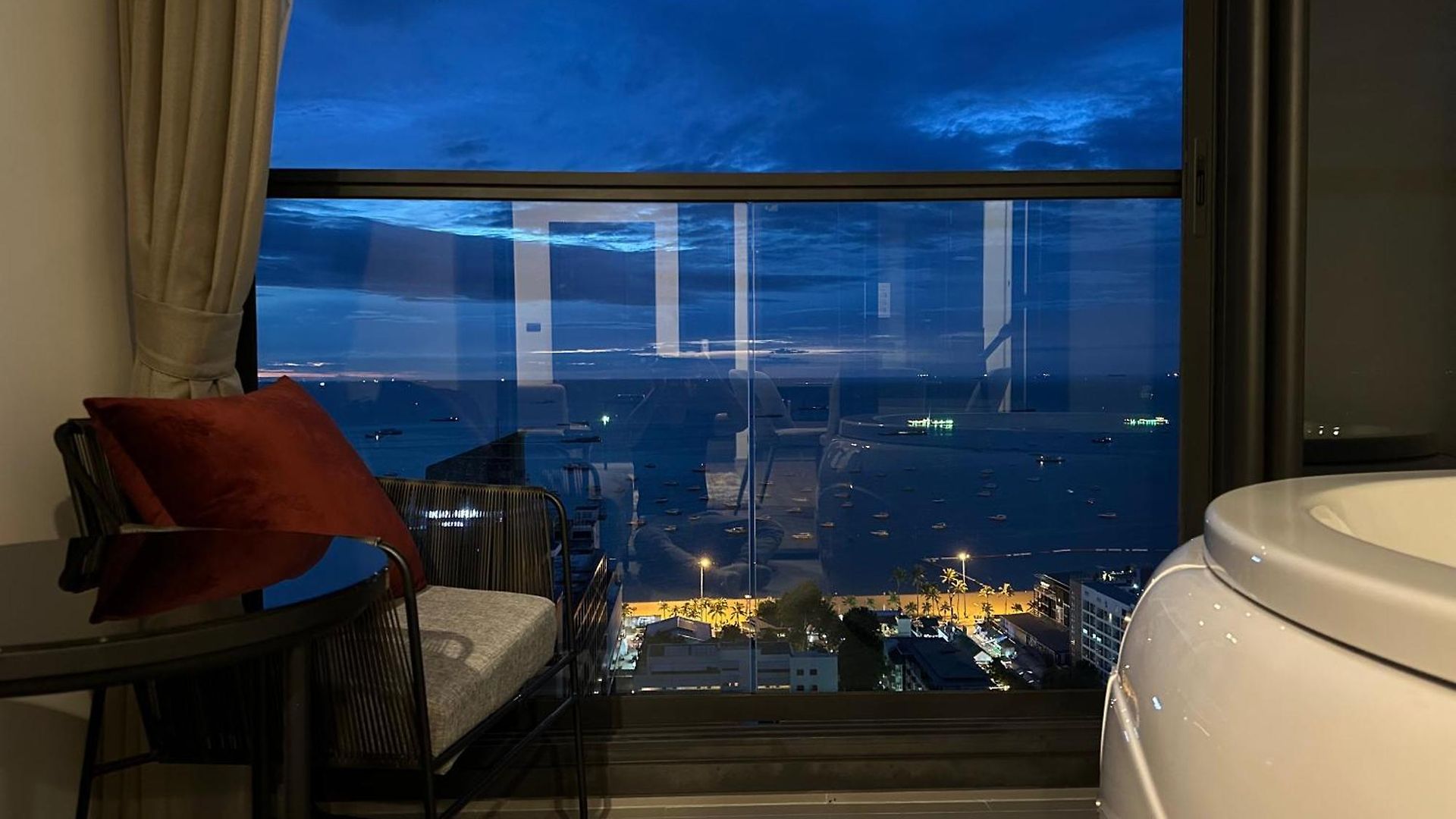 Edge Pty Luxury Front Seaview 2bedroom * Pattaya