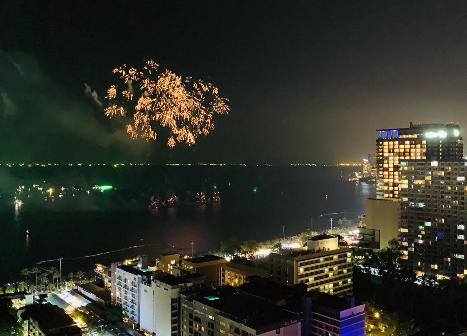 Edge Pty Luxury Front Seaview 2bedroom อพาร์ทเม้น