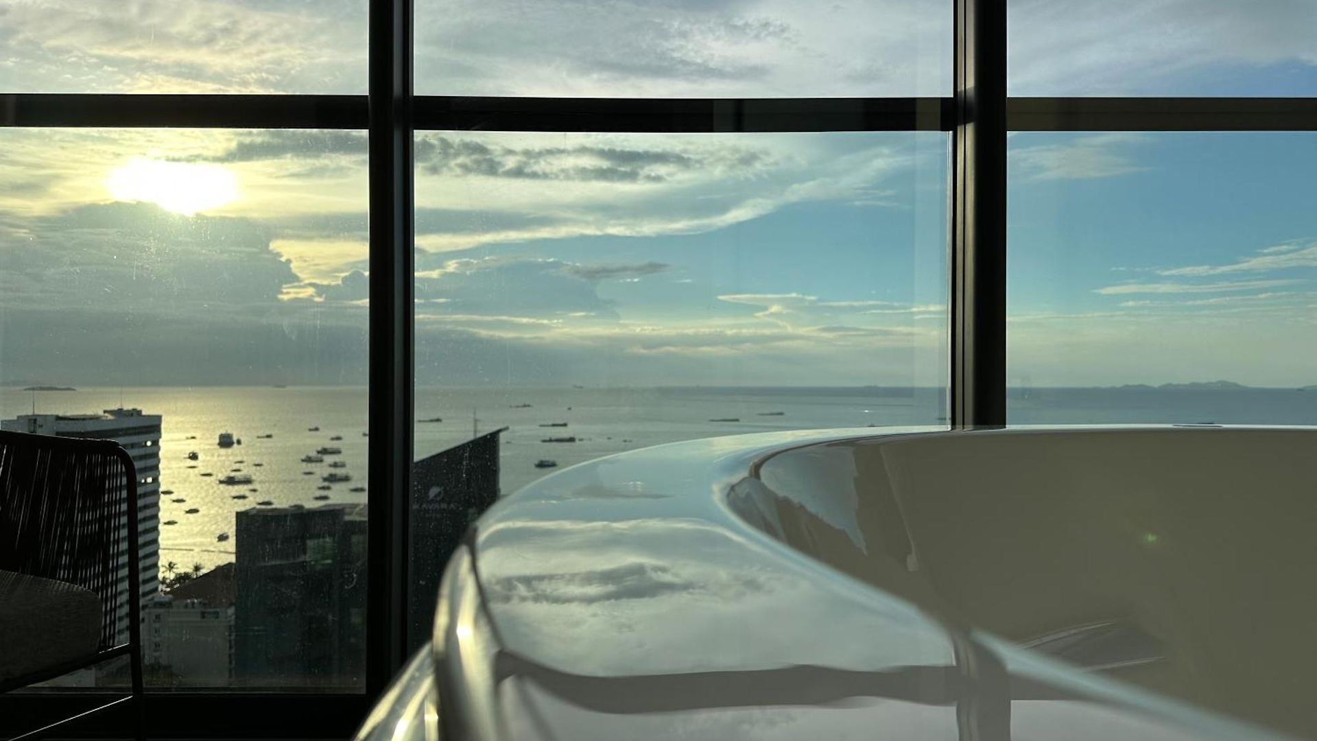 Edge Pty Luxury Front Seaview 2bedroom อพาร์ทเม้น Pattaya