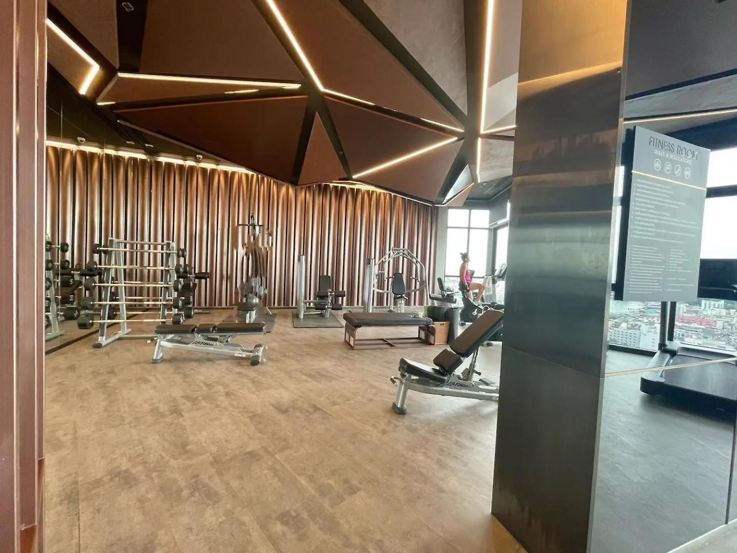 Luxury Edge วันหยุดที่บ้าน *