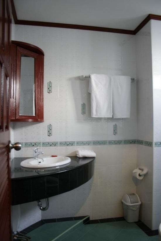 Selina Place Hotel *
