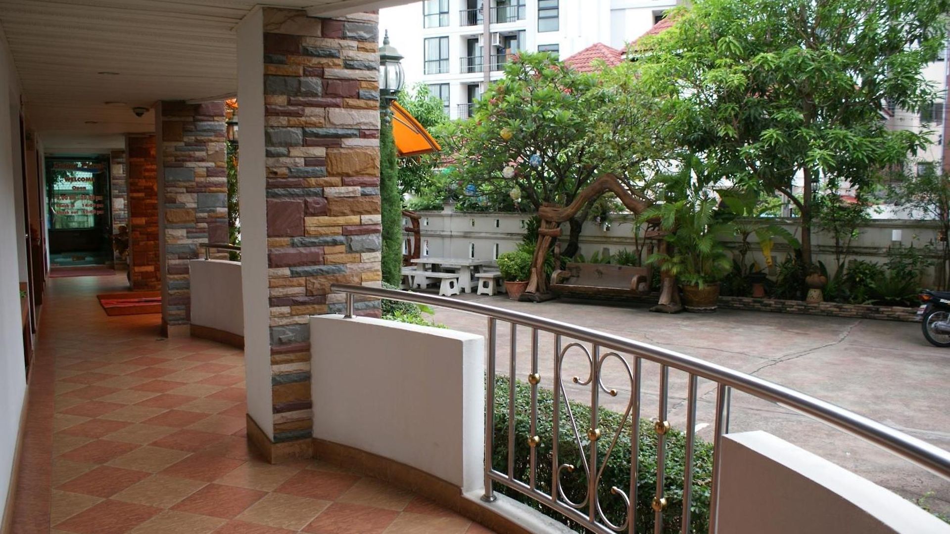 Hotel Selina Place