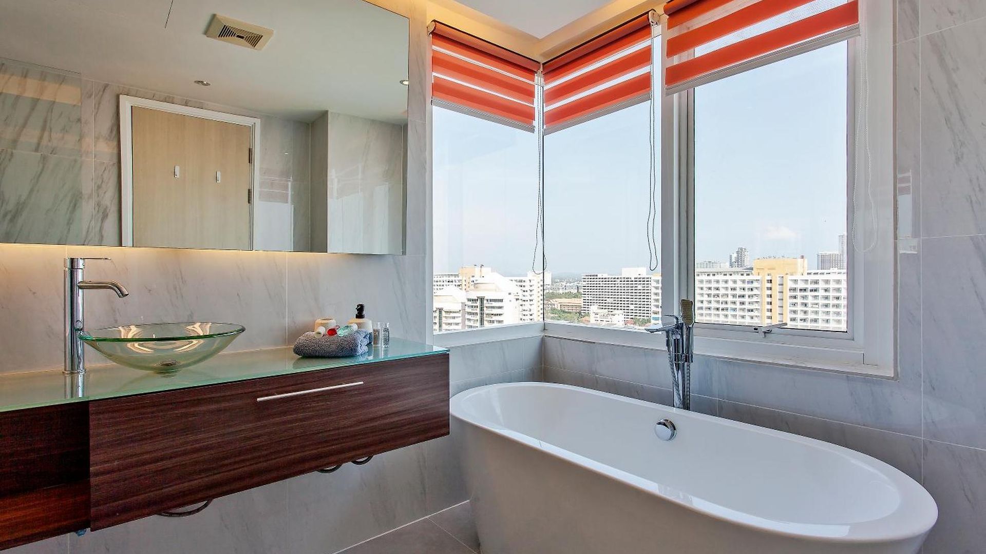 Pattaya Jomtien Apartments L Guest Friendly L Waterpark Gym Sauna Jacuzzi อพาร์ทเม้น *