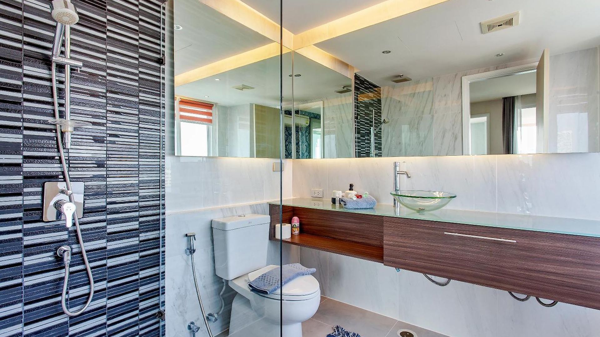 อพาร์ทเม้น Pattaya Jomtien Apartments L Guest Friendly L Waterpark Gym Sauna Jacuzzi Pattaya