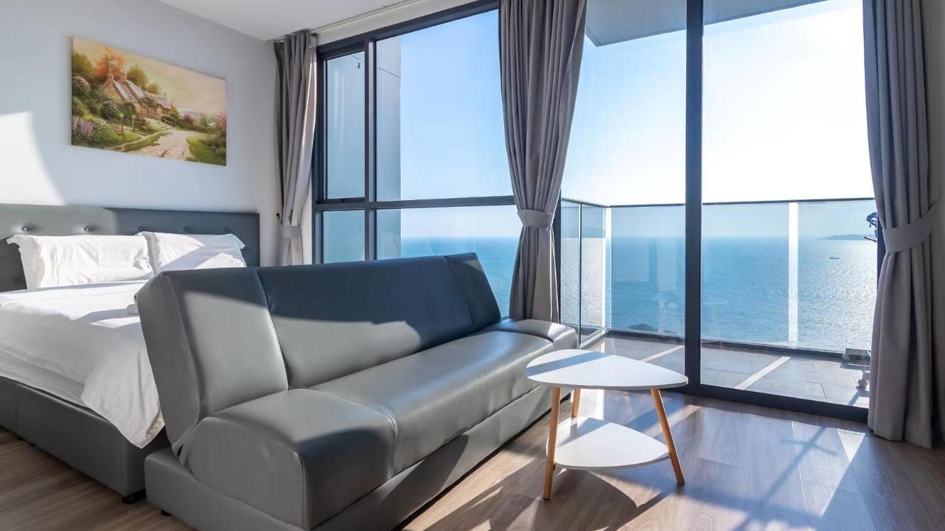 อพาร์ทเม้น The Andromeda Seaview