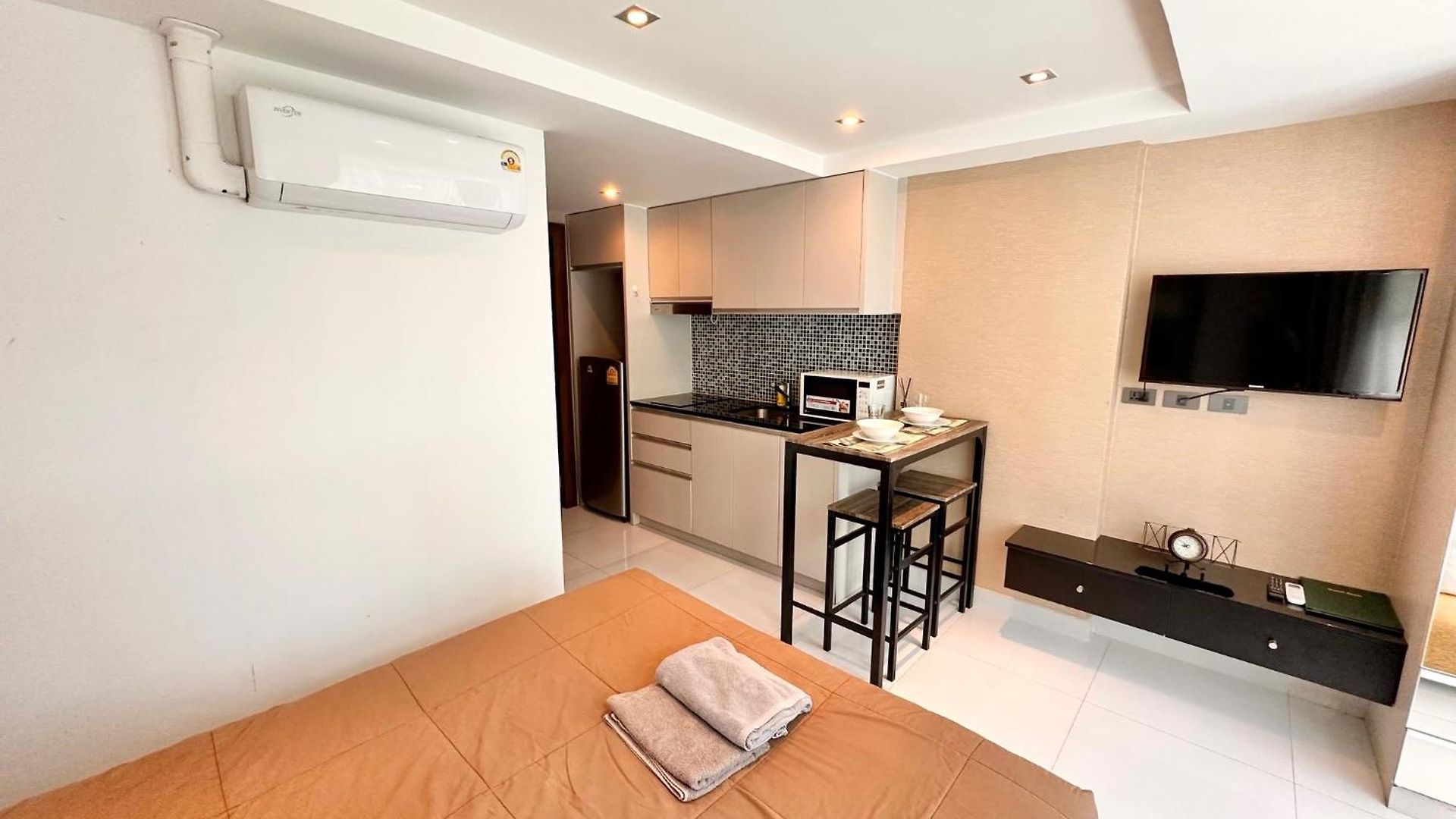 วันหยุดที่บ้าน Calm In Serenity Wongamat Pattaya